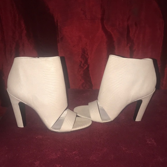 Shoes - Picture 1 of 2